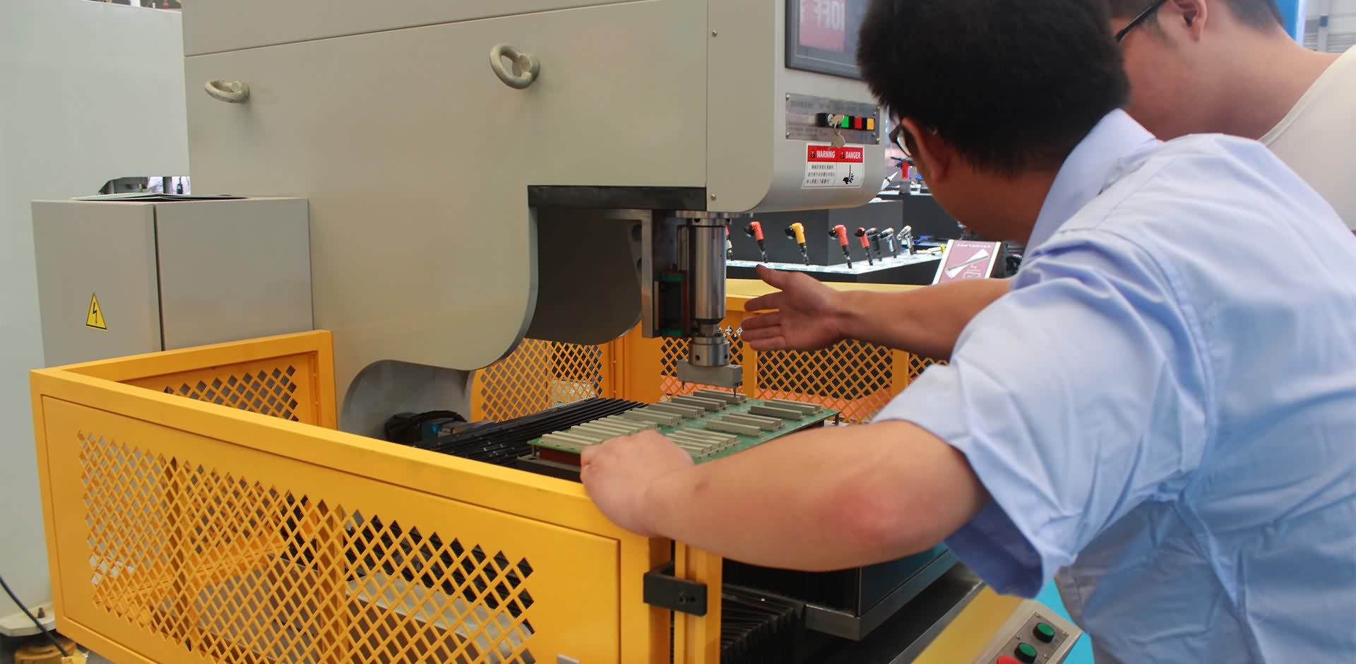 氣液增壓缸、液壓油缸、伺服電動(dòng)缸、壓機(jī)